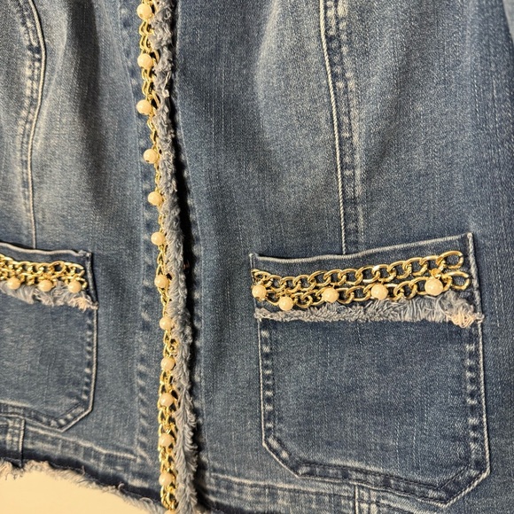Chico’s Denim Jacket Balzer with Chain and Pearl Accent Details Size 1 Small - Picture 2 of 9